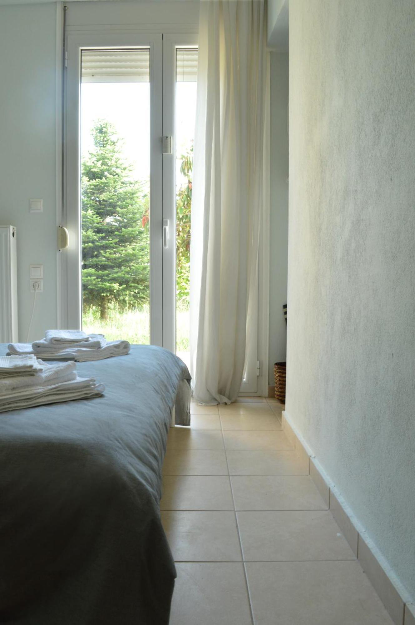 Sunny Retreat With A Garden Terrace Private Room يانينة المظهر الخارجي الصورة