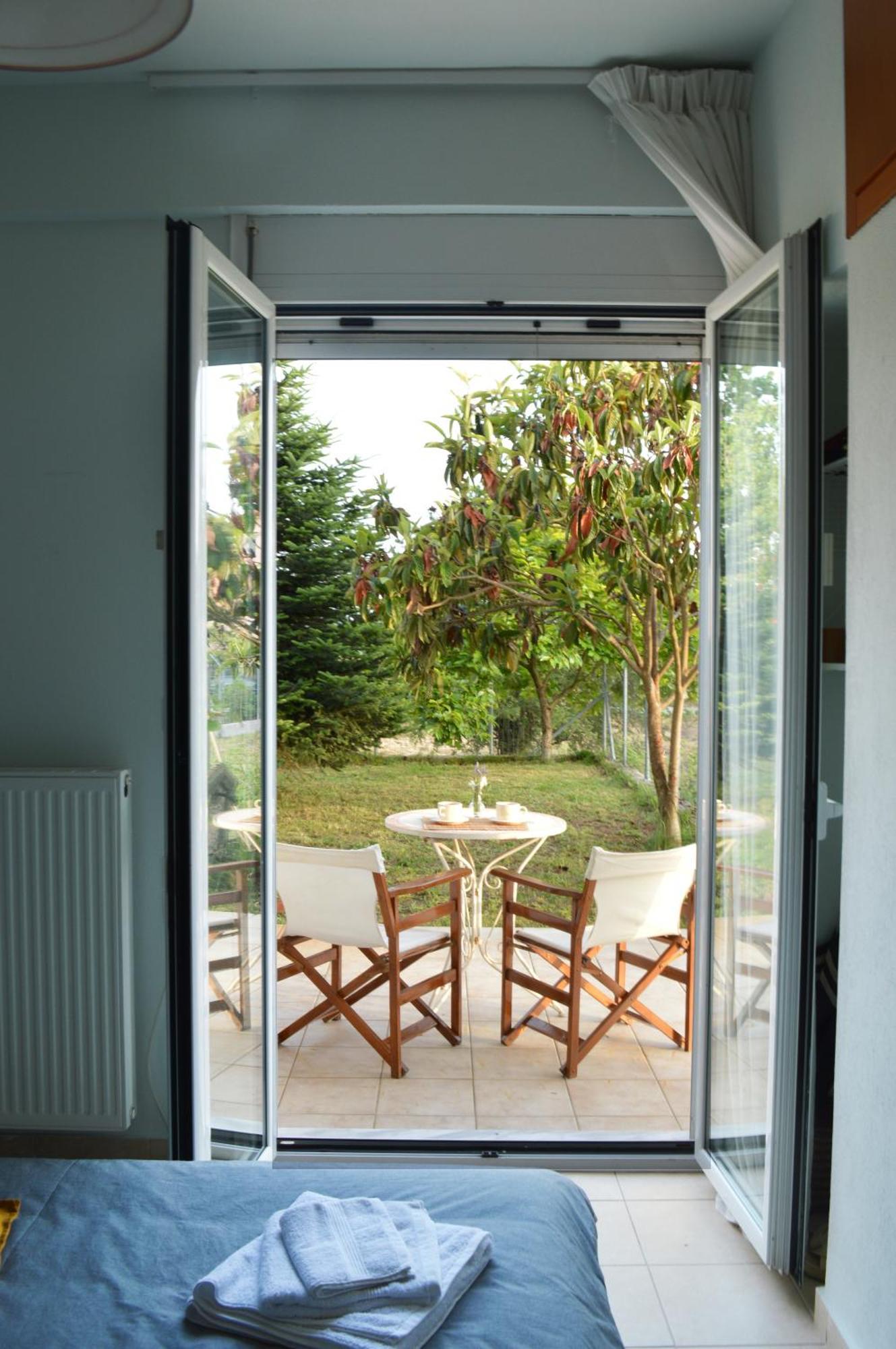 Sunny Retreat With A Garden Terrace Private Room يانينة المظهر الخارجي الصورة
